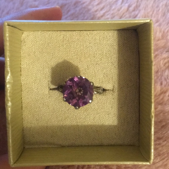 Ring - Picture 1 of 3